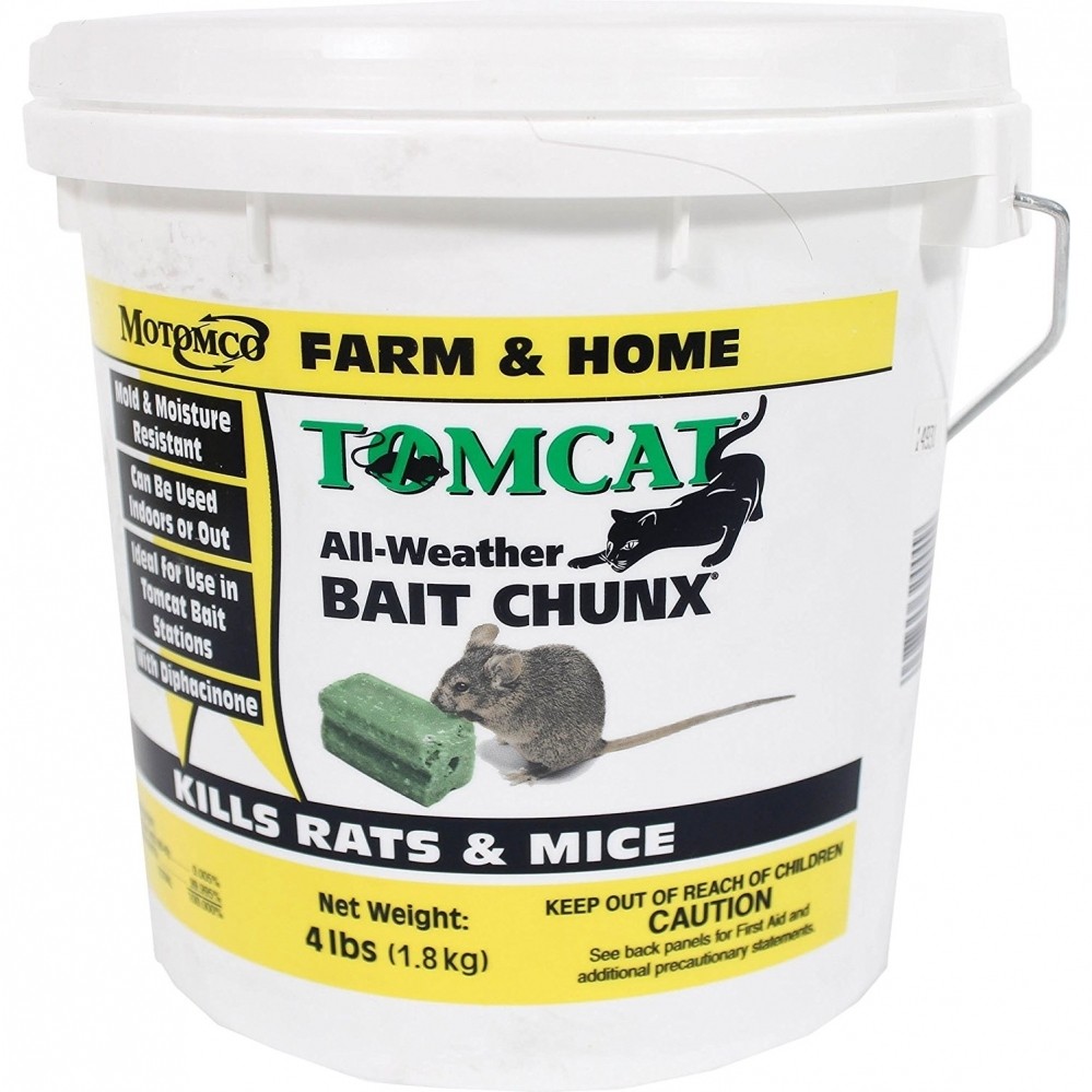 A 4 lb. bucket of Tomcat All Weather Bait Chunks